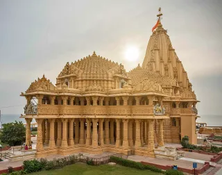  Somnath Temple Travel Guide