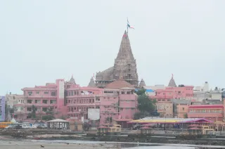 Dwarkadhish Temple Travel Guide