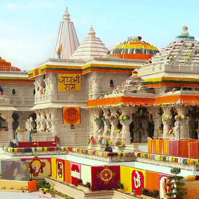 Ram Janmabhoomi Temple: Known as the birthplace of Lord Ram, this is one of the most significant religious sites in India. The temple and its surroundings offer stunning visuals.