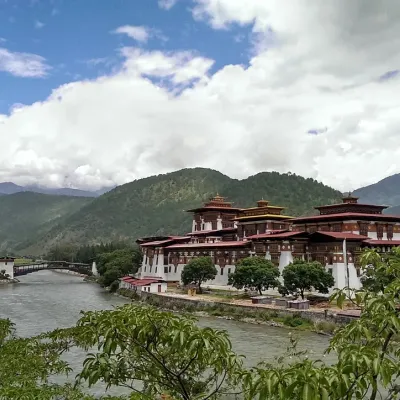 Punakha Dzong:Punakha "The majestic palace of great happiness."