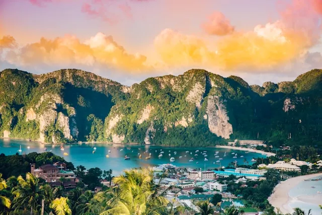 Indian Travelers Advised to Avoid Thailand Border Regions
